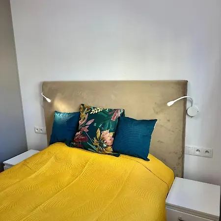 Sunset & Heated Pool Apartament *