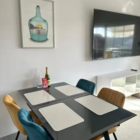 Apartament Sunset & Heated Pool