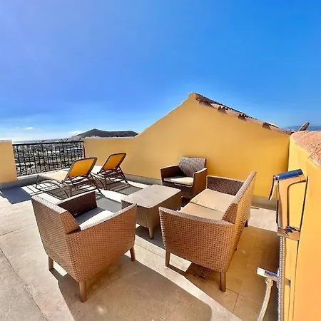 Sunset & Heated Pool Apartament *